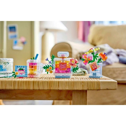 LEGO Creator 3-in-1 frasco de perfume com decoração floral 31383