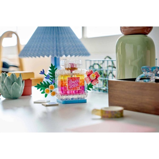 LEGO Creator 3-in-1 frasco de perfume com decoração floral 31383