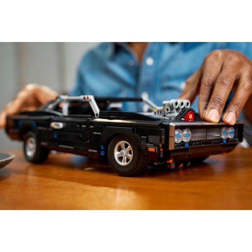 LEGO Technic Velocidade Furiosa carro Dodge Charger R/T 42231