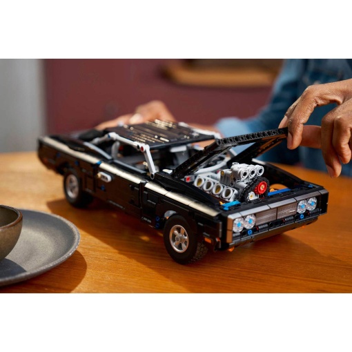 LEGO Technic Velocidade Furiosa carro Dodge Charger R/T 42231