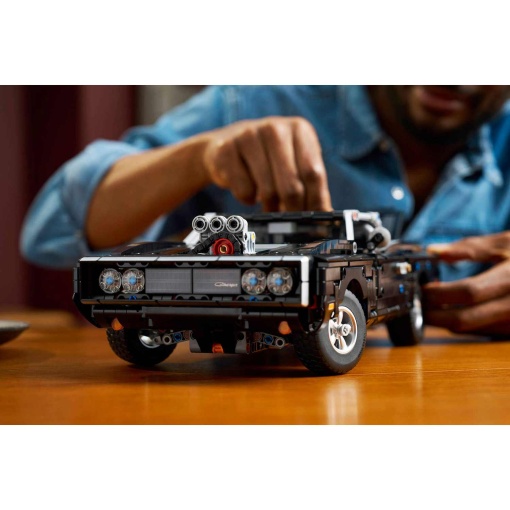 LEGO Technic Velocidade Furiosa carro Dodge Charger R/T 42231