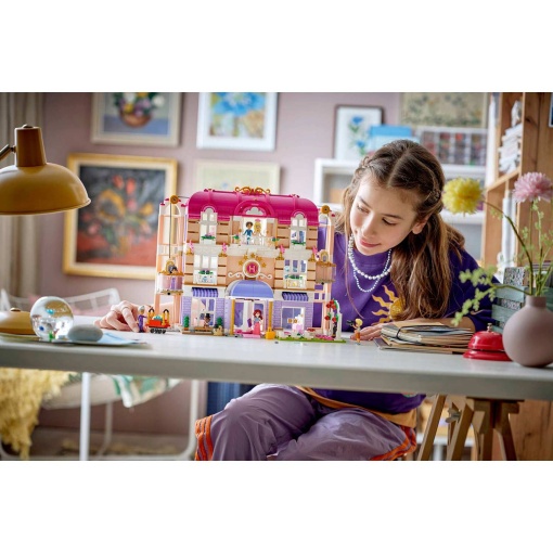 LEGO Friends o grande hotel de Heartlake City 42704