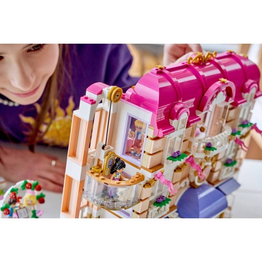LEGO Friends o grande hotel de Heartlake City 42704