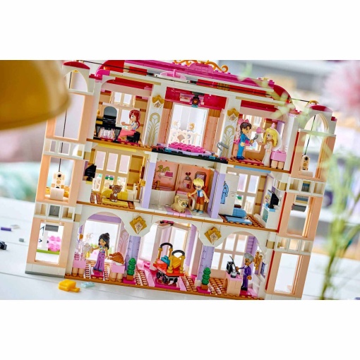LEGO Friends o grande hotel de Heartlake City 42704