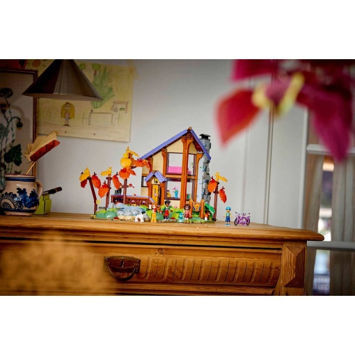 LEGO Friends cabana de outono aconchegante na floresta 42705