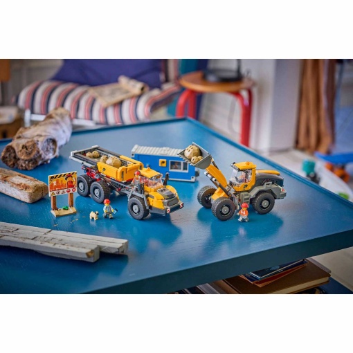 LEGO City camião basculante e empilhadora frontal 60494