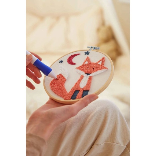 DMC Gift of Stitch Punch Needle Kit with 15.5 cm circular frame - Flossie the fox