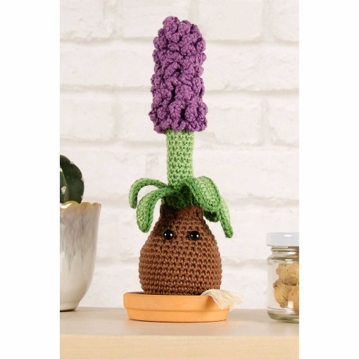 Amigurumi kit DMC Nuria Picos hyacinth