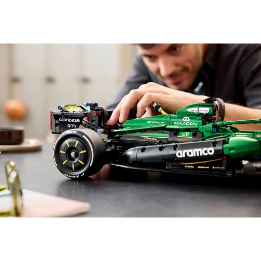 LEGO Technic carro de F1 Aston Martin Aramco AMR25 42240