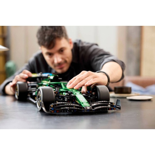 LEGO Technic carro de F1 Aston Martin Aramco AMR25 42240