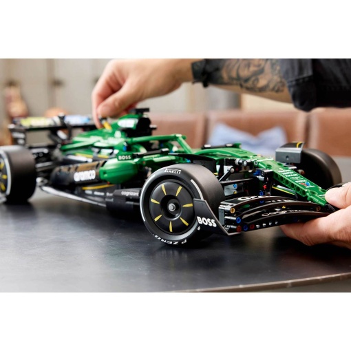 LEGO Technic carro de F1 Aston Martin Aramco AMR25 42240