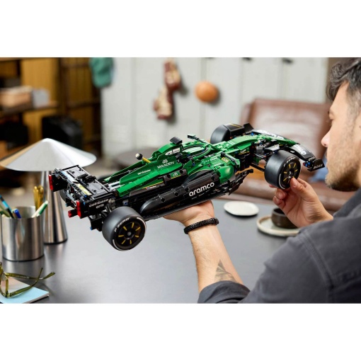 LEGO Technic carro de F1 Aston Martin Aramco AMR25 42240