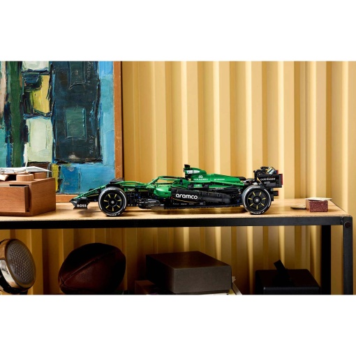 LEGO Technic carro de F1 Aston Martin Aramco AMR25 42240