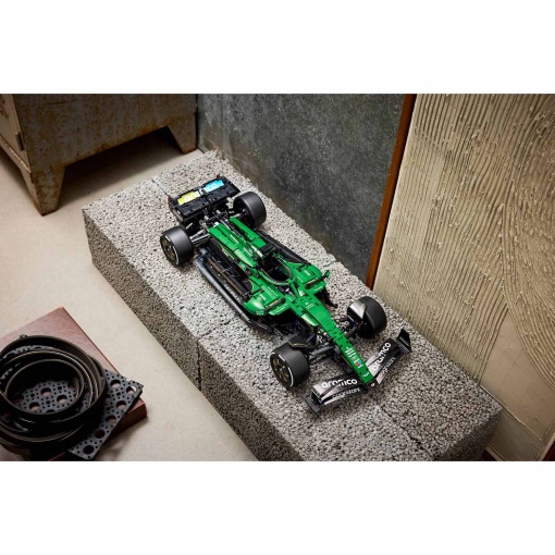 LEGO Technic carro de F1 Aston Martin Aramco AMR25 42240