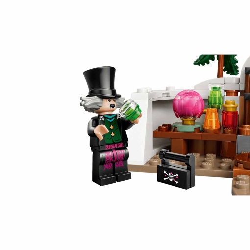 LEGO One Piece Dr. Hiriluk's hideout 75641