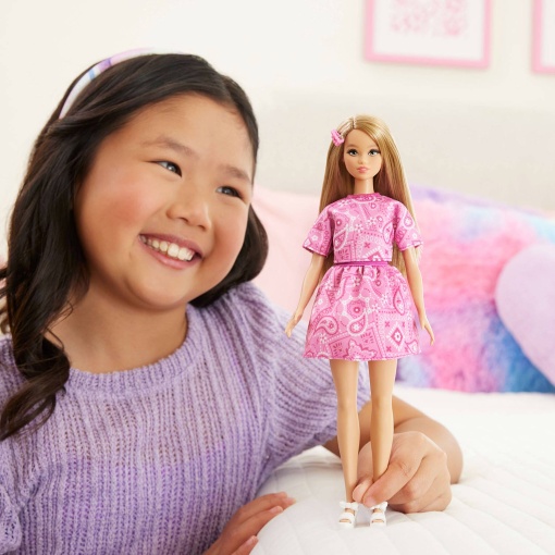 Barbie Fashionista com top e saia paisley rosa Mattel FBR37/JJN62