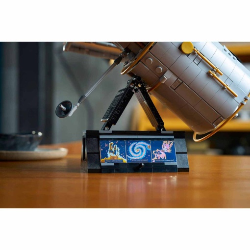 LEGO Icons Hubble Space Telescope 11382