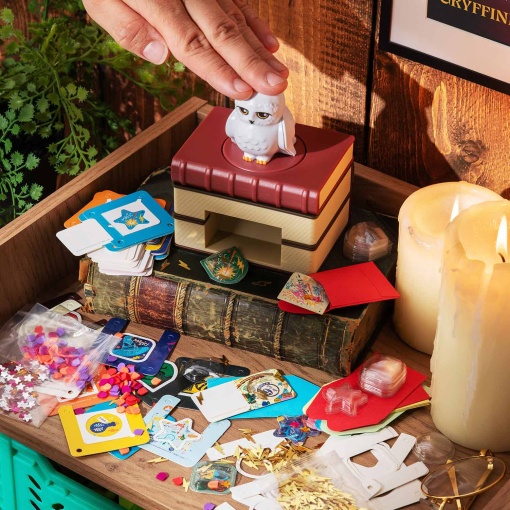 Create your own 3D Harry Potter stickers at Bizak
