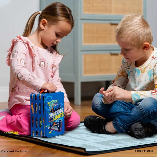 Metal case for 18 Hot Wheels cars by Klein