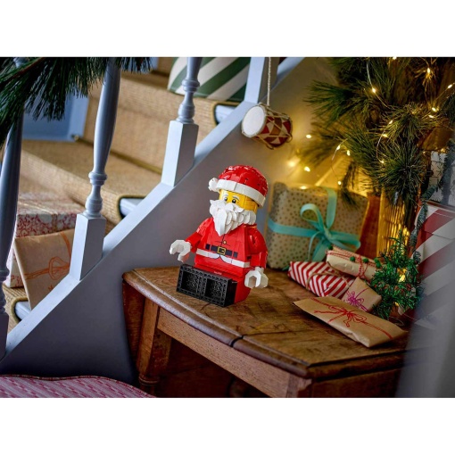 LEGO Minifigure of Santa Claus in enlarged size 40820