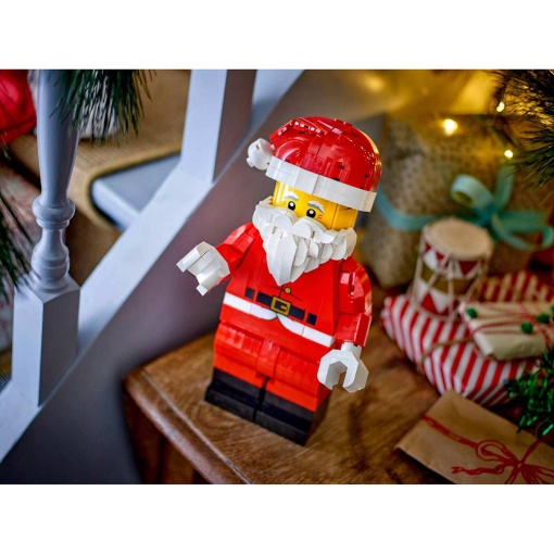 LEGO Minifigure of Santa Claus in enlarged size 40820