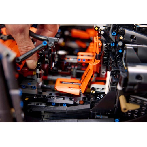 LEGO Technic Megacar Koenigsegg Sadair's Spear 42232