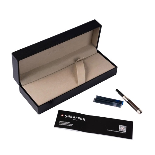 Sheaffer 100 Glossy Gold Fountain Pen F