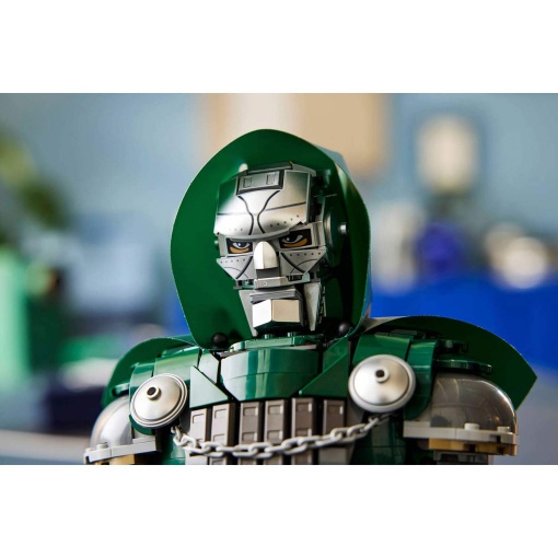 Busto de Doctor Doom de LEGO Marvel 76345