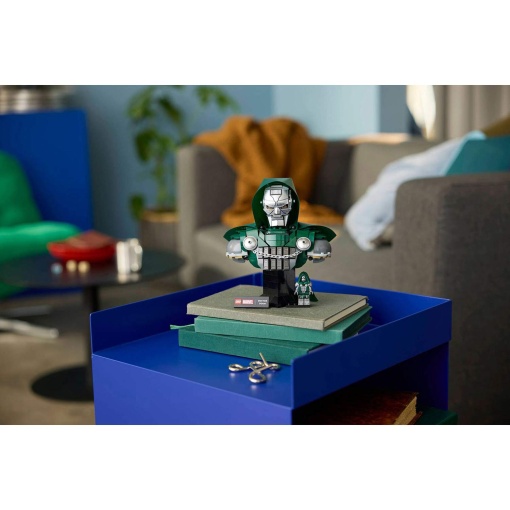 Busto de Doctor Doom de LEGO Marvel 76345