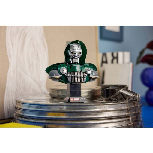 Busto de Doctor Doom de LEGO Marvel 76345