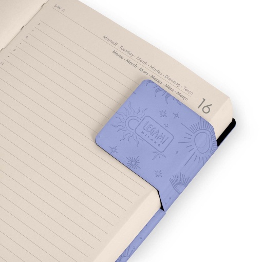 Agenda diária 120x180mm 2027 Legami Cosmic Lilac "Cosmic Dreamer" com elástico