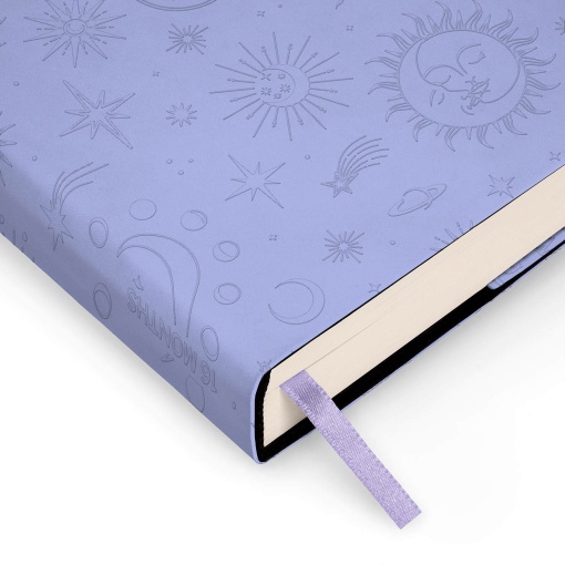 Agenda diária 120x180mm 2027 Legami Cosmic Lilac "Cosmic Dreamer" com elástico