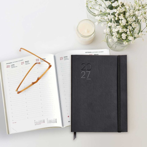 Weekly agenda A5 2027 Miquelrius Plus Luxor black