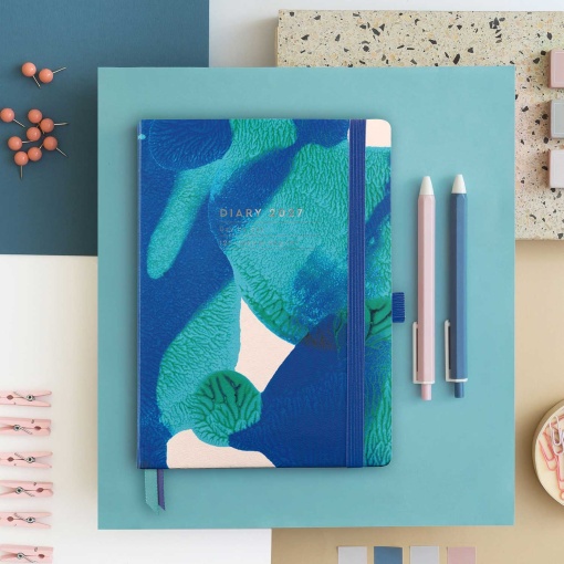 Agenda diaria 122x168mm 2027 Miquelrius Journal Gráfica Mar Azul