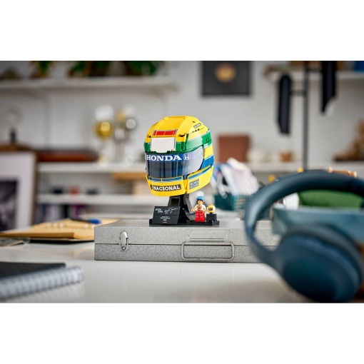 Casco de Ayrton Senna de LEGO Editions 43024