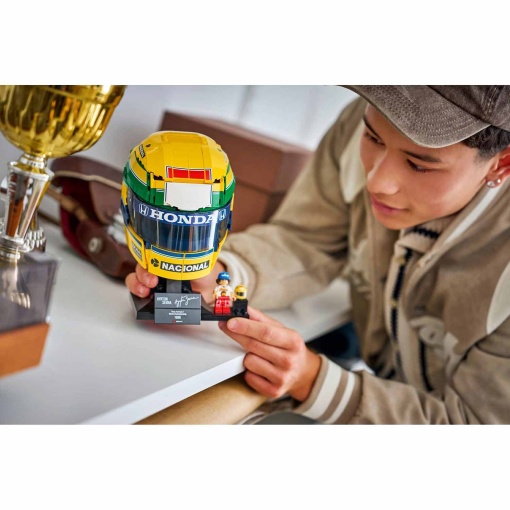 Casco de Ayrton Senna de LEGO Editions 43024