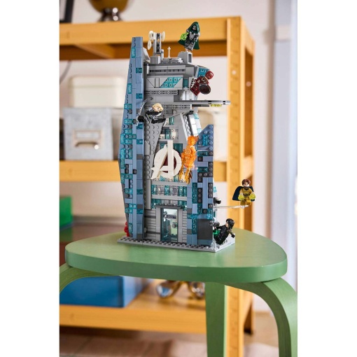 LEGO Marvel Vengadores: Torre de los Nuevos Vengadores del Día del Juicio Final 76352