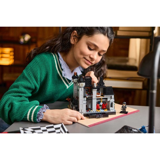LEGO Wednesday Nevermore Academy 76788