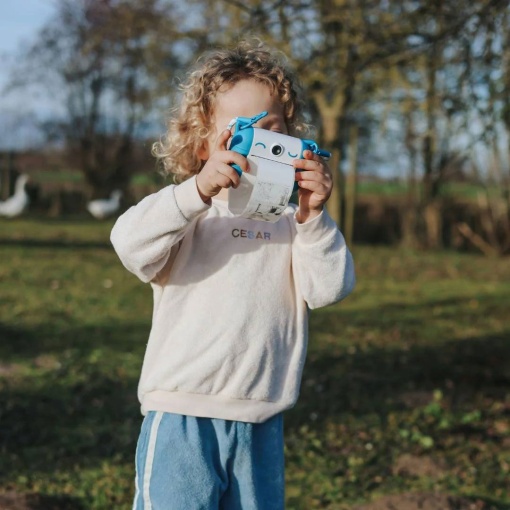 Kidywolf Kidyprint blue camera with printing capability.