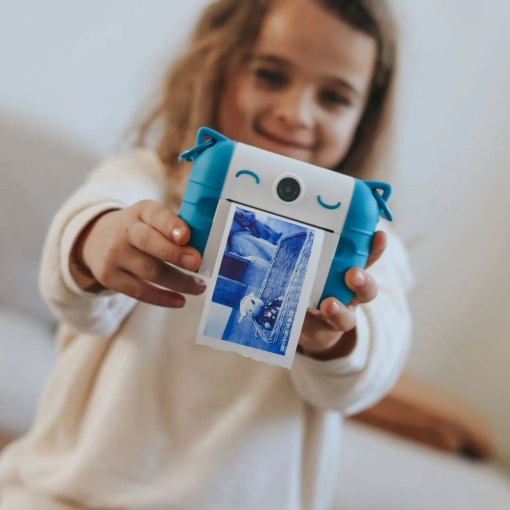 Kidywolf Kidyprint blue camera with printing capability.