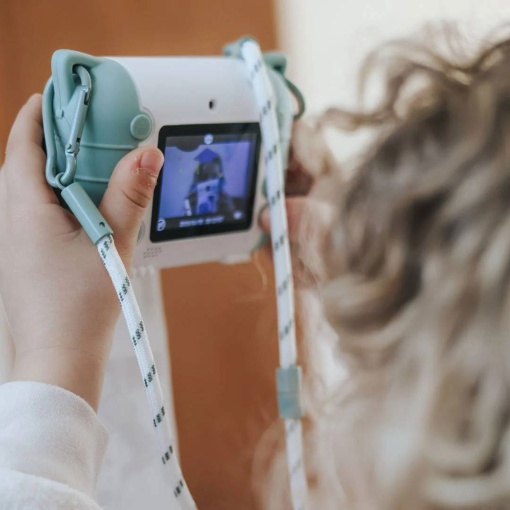 Kidywolf Kidyprint blue camera with printing capability.