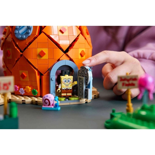 LEGO Icons SpongeBob SquarePants: Bikini Bottom 11386
