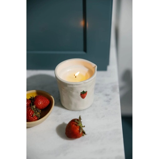 Aromatic candle in a ceramic cup, Paddywax Bistro strawberry, 226g