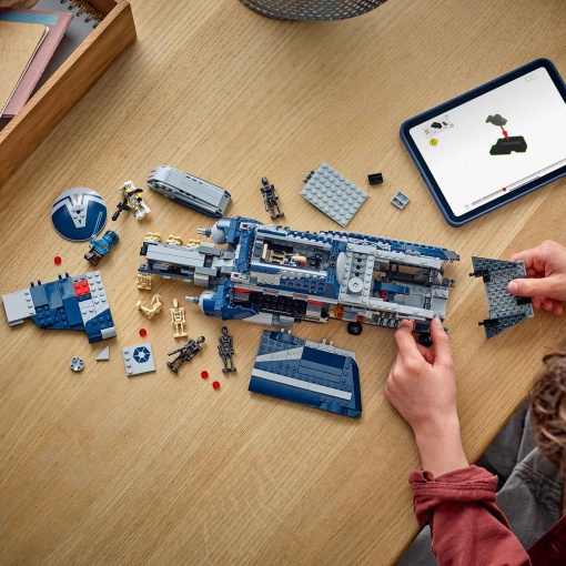 LEGO Star Wars MTT separatista da batalha de Felucia 75435