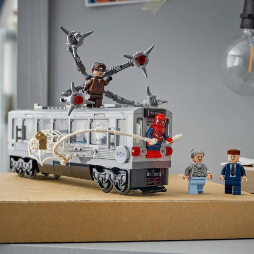 LEGO Marvel Spider-Man contra Dock Ock - cena do metro 76321