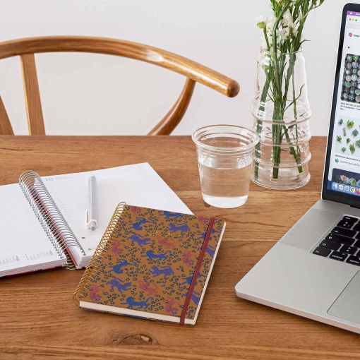 Agenda semanal A5 2026 espiral MIQUELRIUS Plus Natura Leopard com elástico