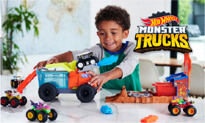 Criança a Brincar com HOT WHEELS MONSTER TRUCKS